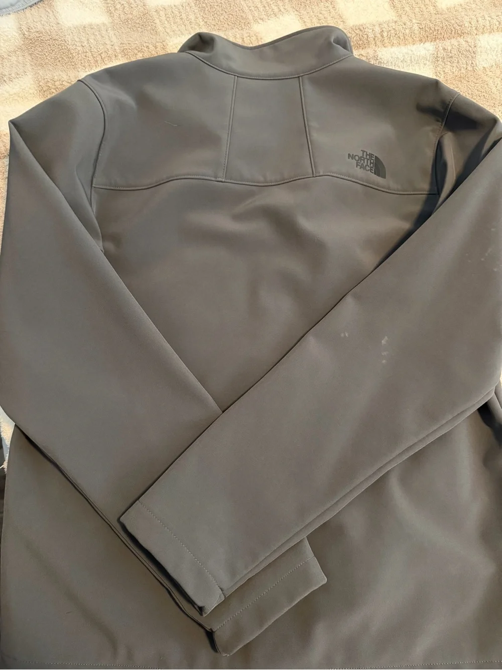 Men’s North Face soft shell jacket